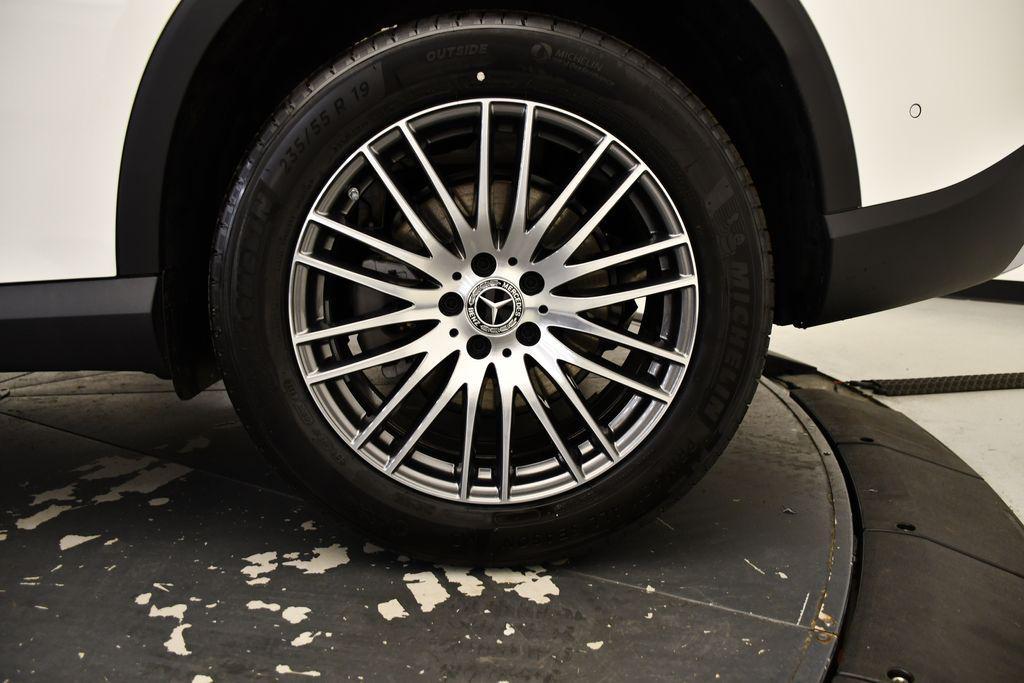 new 2025 Mercedes-Benz GLC 300 car, priced at $53,035