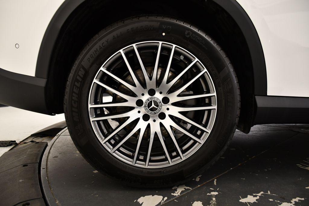 new 2025 Mercedes-Benz GLC 300 car, priced at $53,035