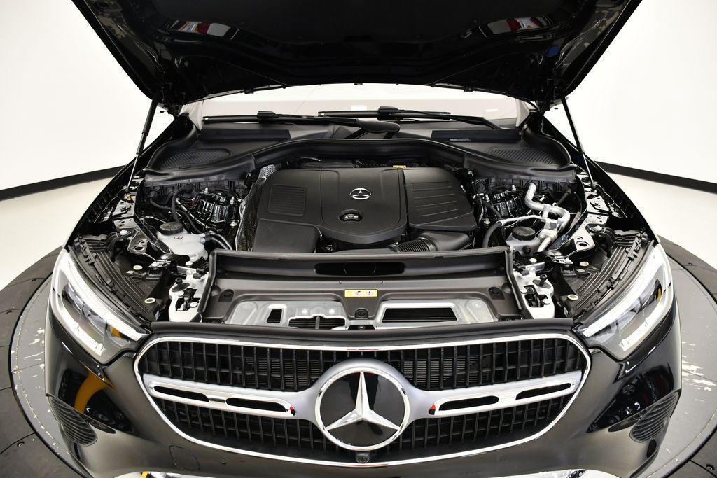 new 2025 Mercedes-Benz GLC 300 car, priced at $53,415