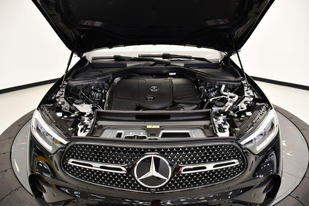 new 2025 Mercedes-Benz GLC 300 car, priced at $60,910