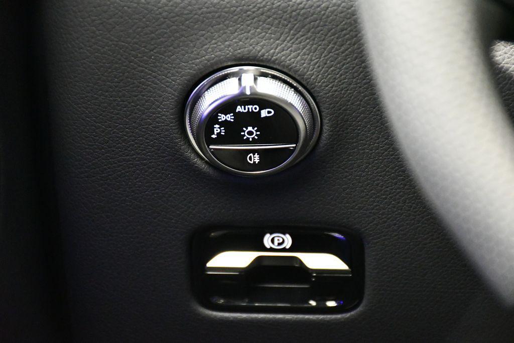 new 2025 Mercedes-Benz GLC 300 car, priced at $60,910