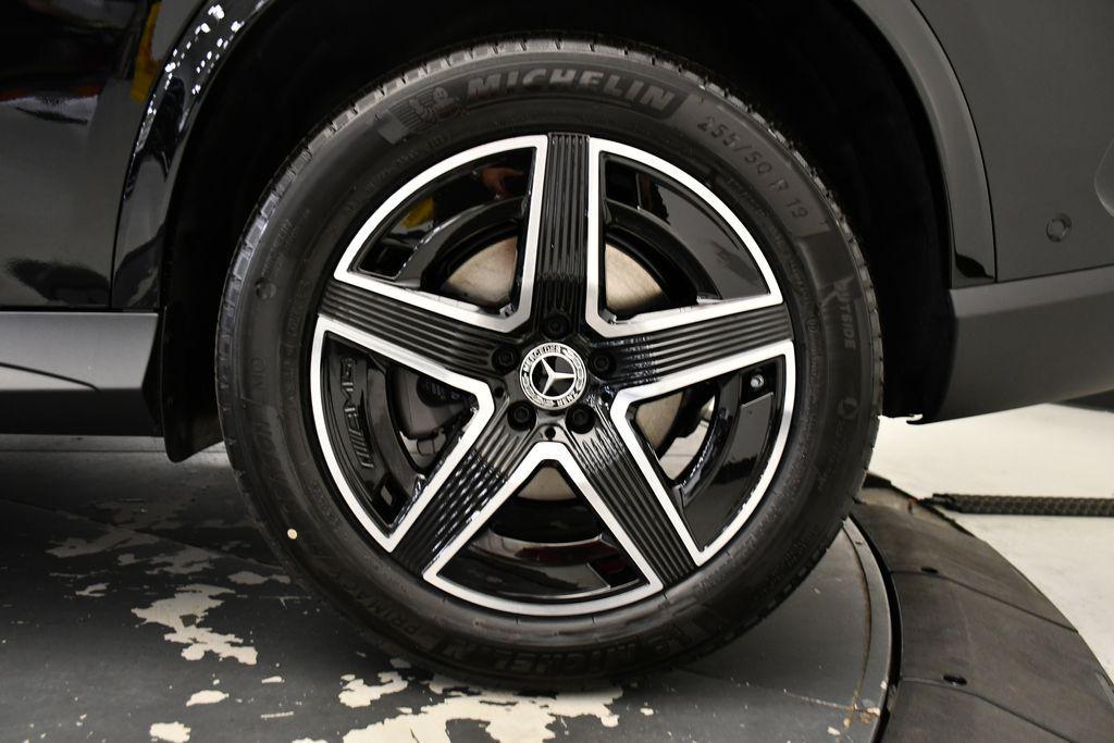 new 2025 Mercedes-Benz GLC 300 car, priced at $60,910
