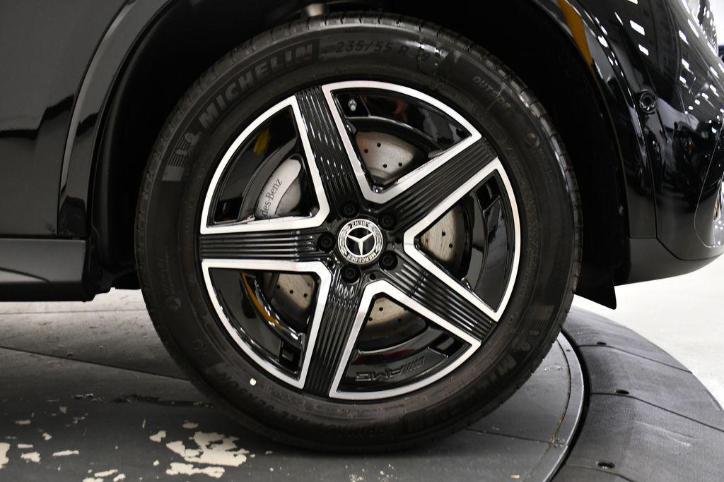 new 2025 Mercedes-Benz GLC 300 car, priced at $60,910