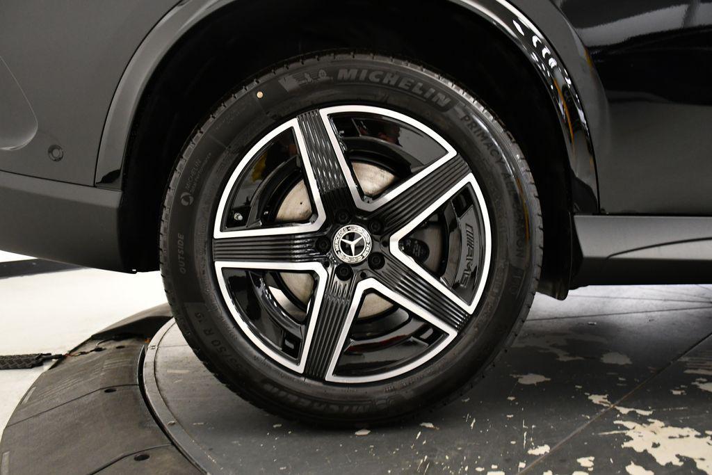 new 2025 Mercedes-Benz GLC 300 car, priced at $60,910