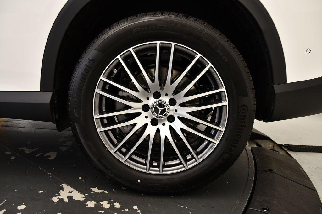 new 2025 Mercedes-Benz GLC 300 car, priced at $53,035