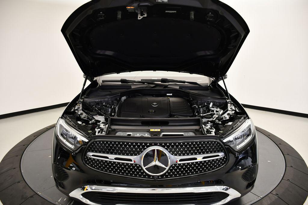 new 2026 Mercedes-Benz GLC 300 car, priced at $61,285