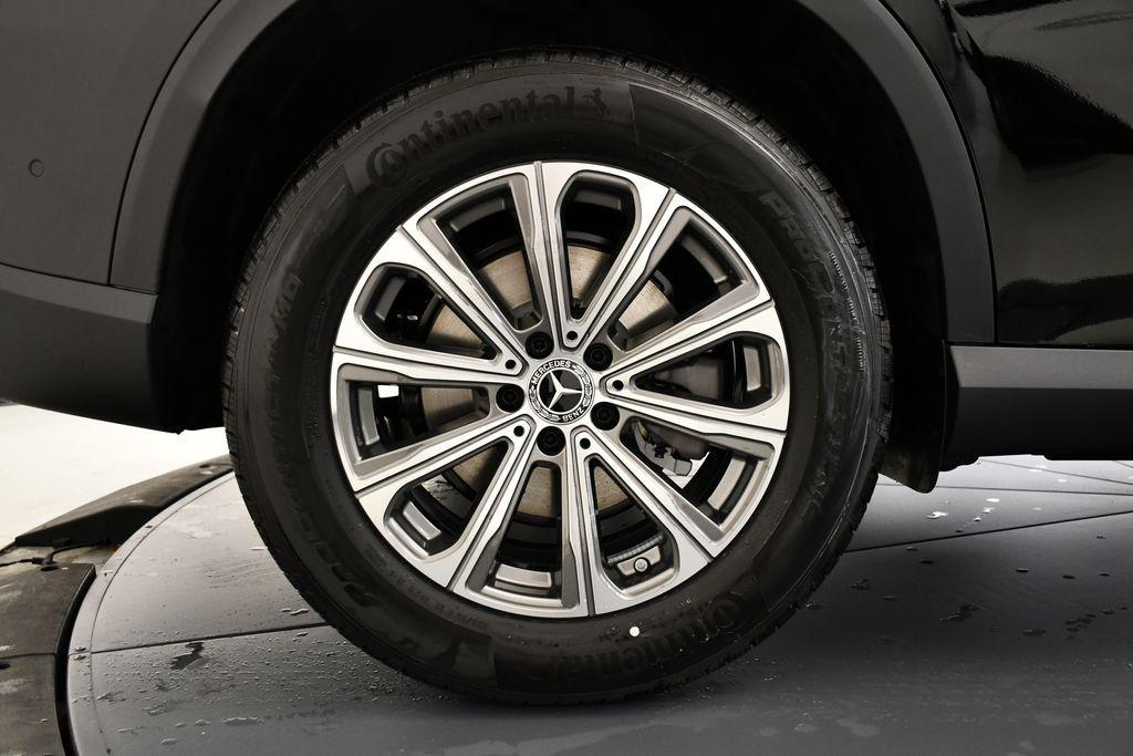 new 2025 Mercedes-Benz GLC 300 car, priced at $58,810