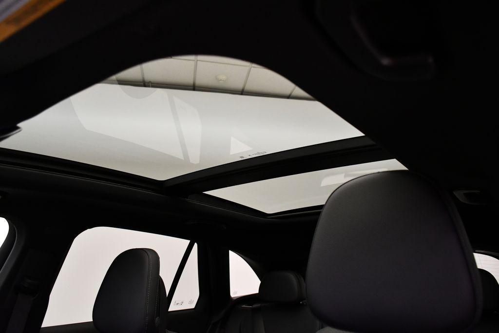 new 2025 Mercedes-Benz GLC 300 car, priced at $58,810