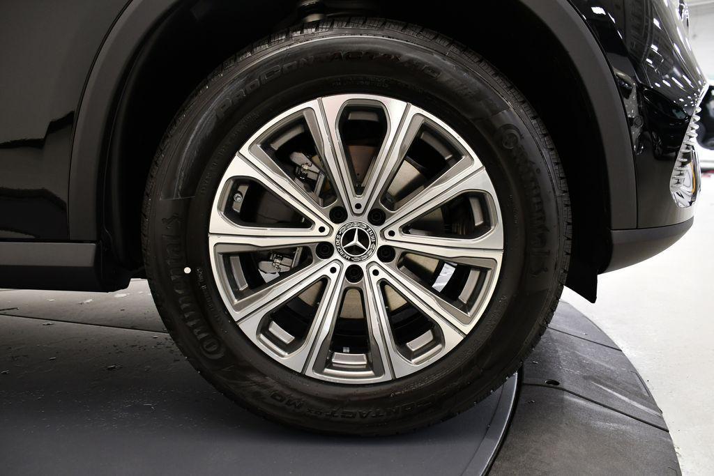 new 2025 Mercedes-Benz GLC 300 car, priced at $58,810