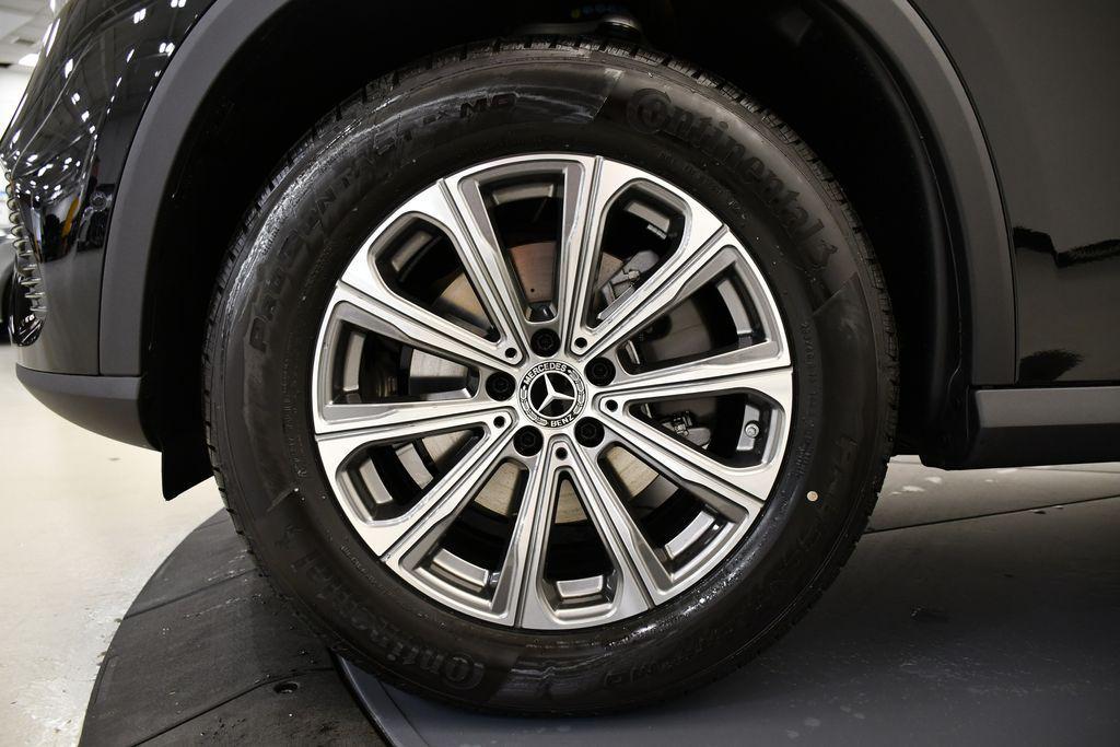 new 2025 Mercedes-Benz GLC 300 car, priced at $58,810