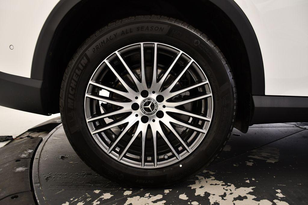 new 2025 Mercedes-Benz GLC 300 car, priced at $53,035