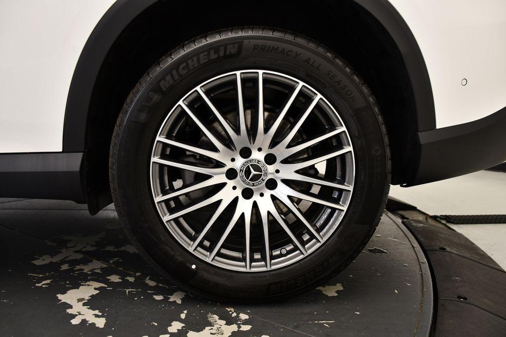 new 2025 Mercedes-Benz GLC 300 car, priced at $53,035