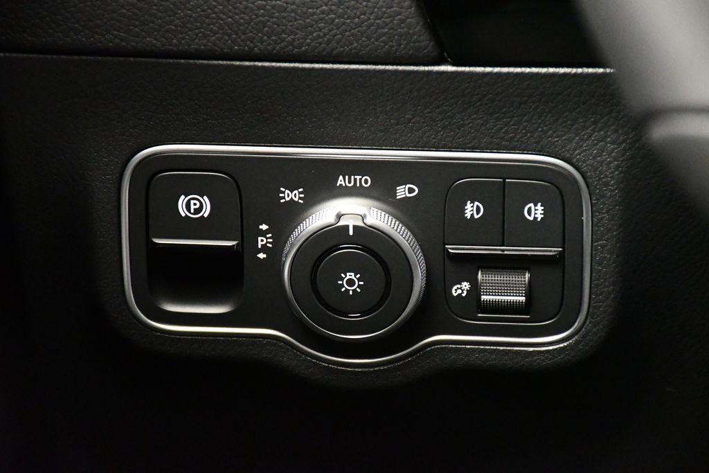 new 2025 Mercedes-Benz GLA 250 car, priced at $48,495