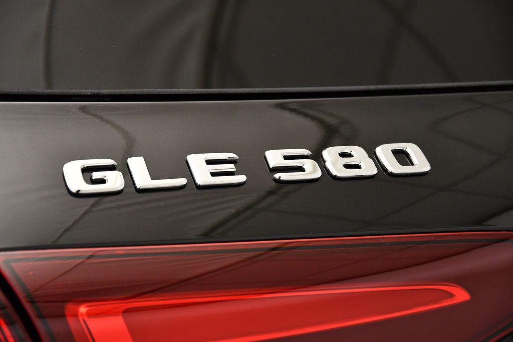 new 2025 Mercedes-Benz GLE 580 car, priced at $103,535