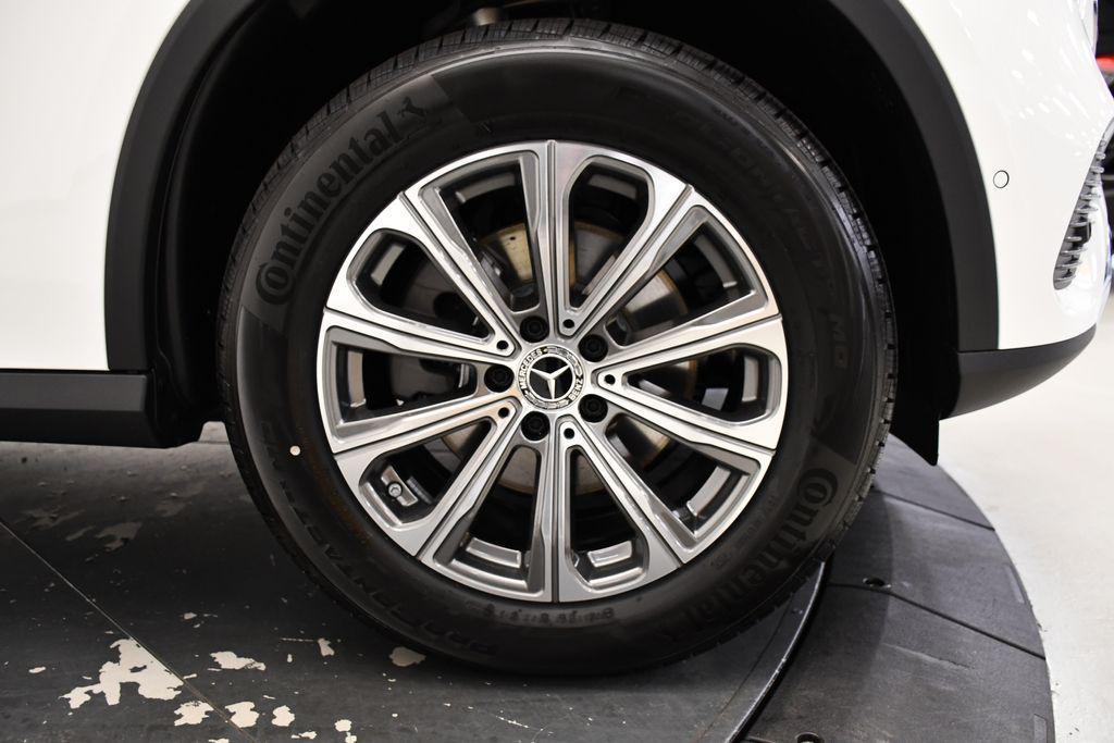 new 2025 Mercedes-Benz GLC 300 car, priced at $60,560