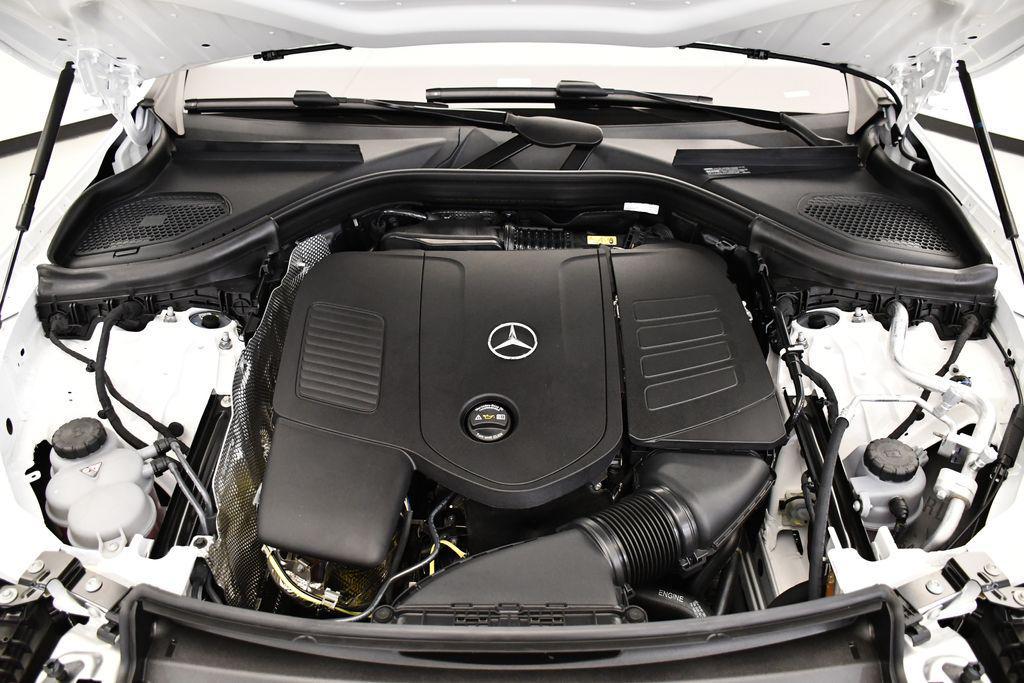 new 2025 Mercedes-Benz GLC 300 car, priced at $60,560