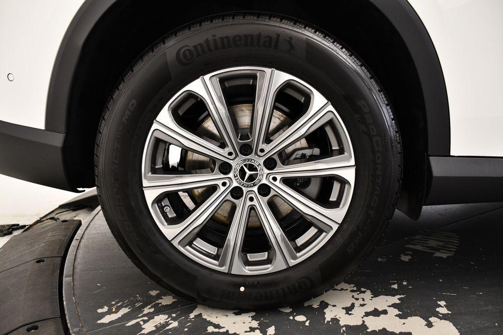 new 2025 Mercedes-Benz GLC 300 car, priced at $60,560