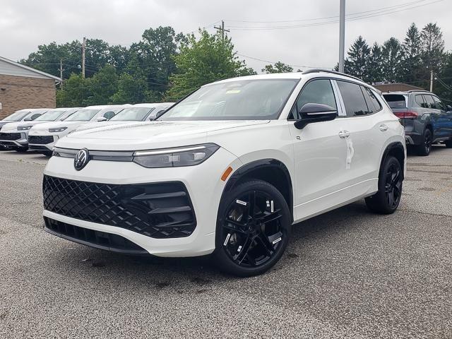 new 2025 Volkswagen Tiguan car, priced at $38,984