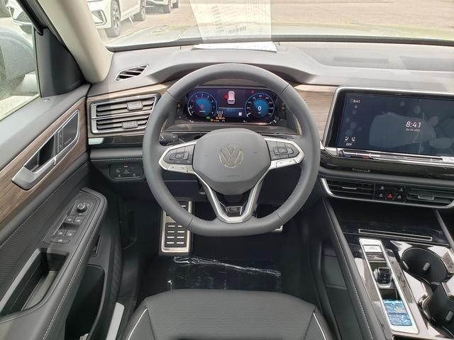 new 2025 Volkswagen Atlas car, priced at $54,577