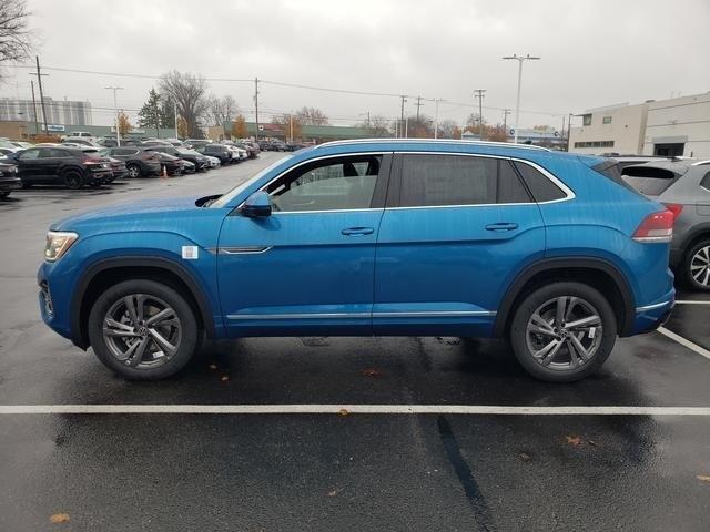 new 2024 Volkswagen Atlas Cross Sport car, priced at $48,221