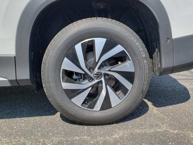 new 2025 Volkswagen Tiguan car, priced at $33,011