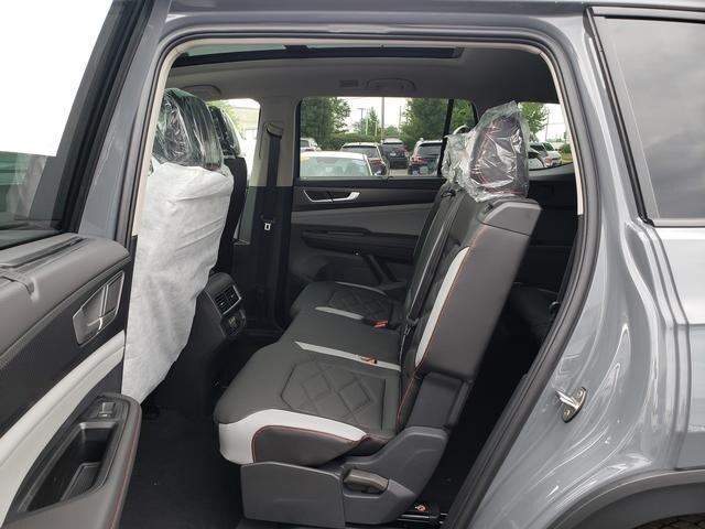 new 2025 Volkswagen Atlas car, priced at $47,591