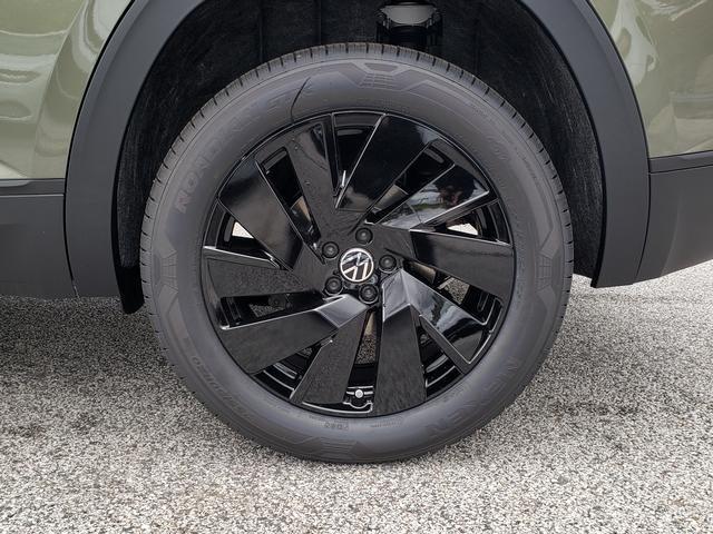 new 2026 Volkswagen Atlas Cross Sport car, priced at $46,533