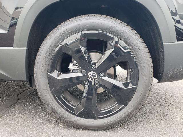 new 2025 Volkswagen Taos car, priced at $32,875