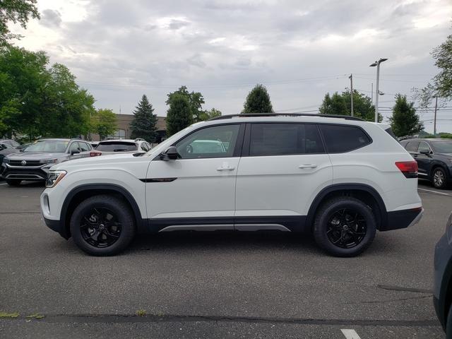 new 2025 Volkswagen Atlas car, priced at $47,308