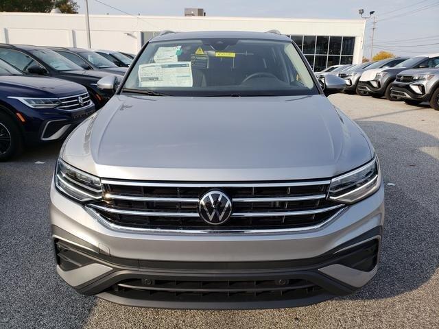 new 2024 Volkswagen Tiguan car, priced at $35,737