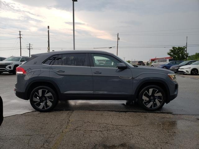 new 2025 Volkswagen Atlas Cross Sport car, priced at $45,432