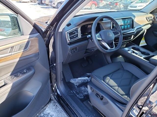 new 2025 Volkswagen Atlas car, priced at $39,317