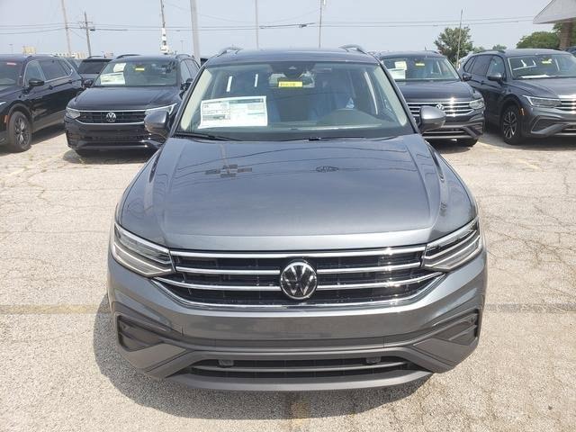 new 2024 Volkswagen Tiguan car, priced at $35,275