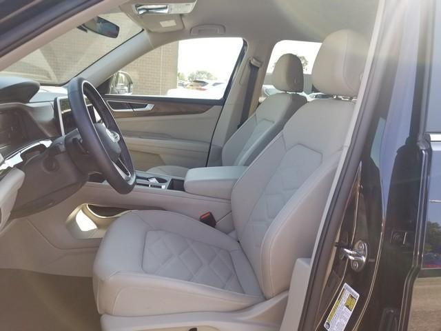 new 2025 Volkswagen Atlas car, priced at $39,077