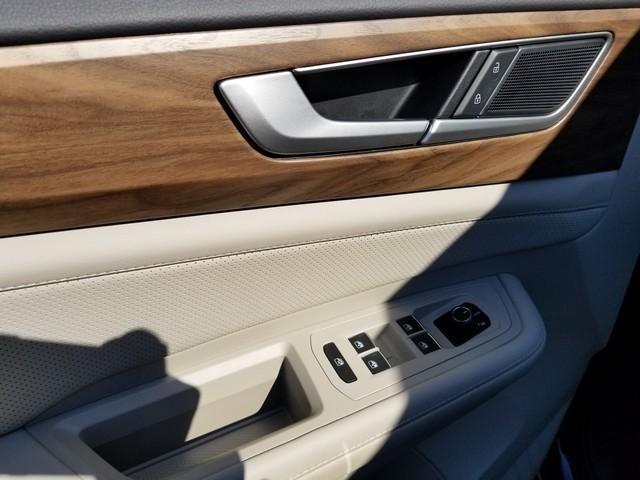 new 2025 Volkswagen Atlas car, priced at $39,077