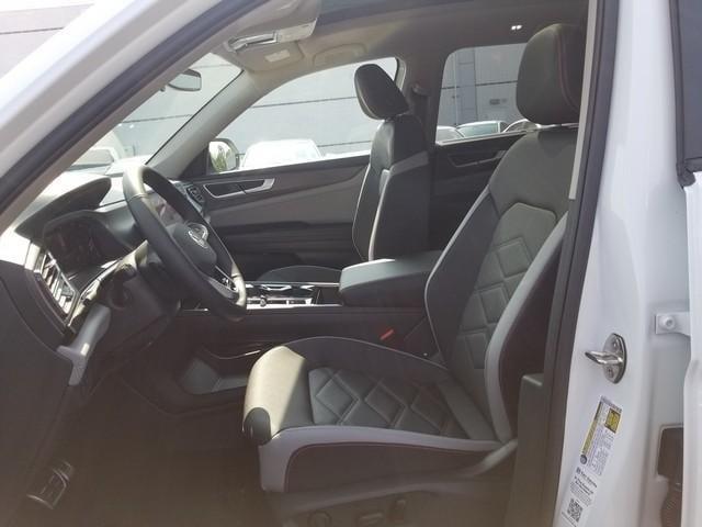 new 2025 Volkswagen Atlas car, priced at $47,906