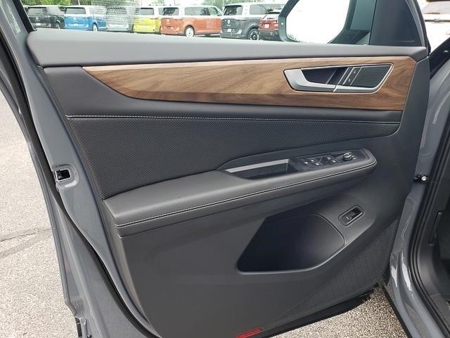 new 2025 Volkswagen Atlas car, priced at $45,196