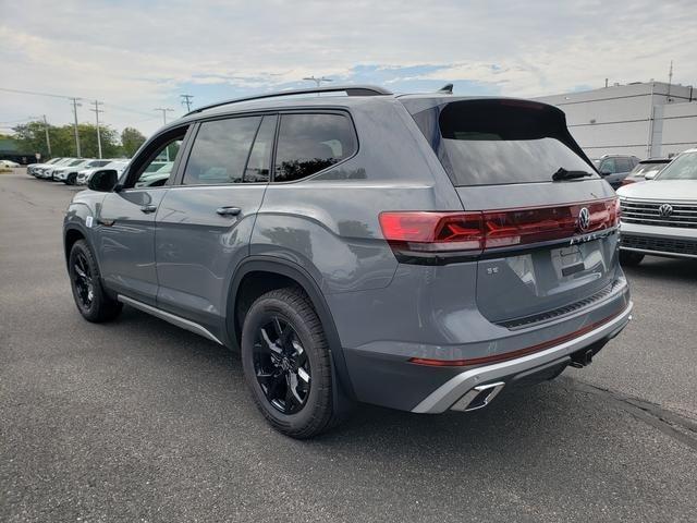 new 2024 Volkswagen Atlas car, priced at $48,687