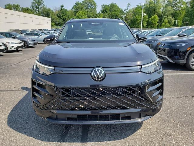 new 2025 Volkswagen Tiguan car, priced at $39,081