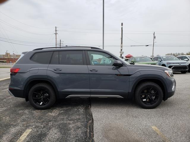 new 2025 Volkswagen Atlas car, priced at $48,978