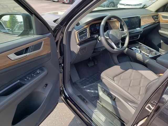 new 2025 Volkswagen Atlas car, priced at $46,925