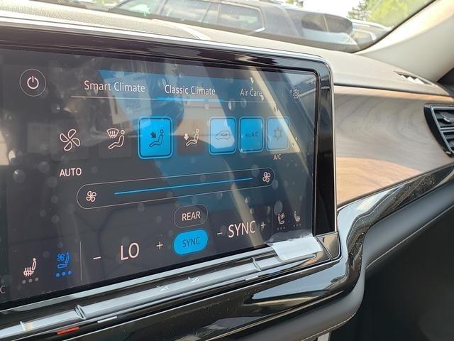 new 2025 Volkswagen Atlas car, priced at $46,925