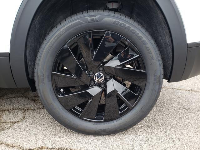 new 2026 Volkswagen Atlas Cross Sport car, priced at $46,812