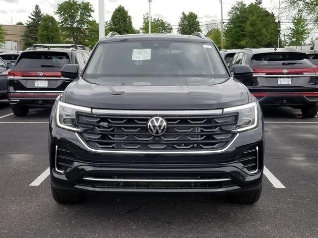 new 2025 Volkswagen Atlas car, priced at $54,738