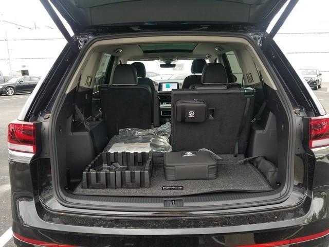 new 2025 Volkswagen Atlas car, priced at $54,738