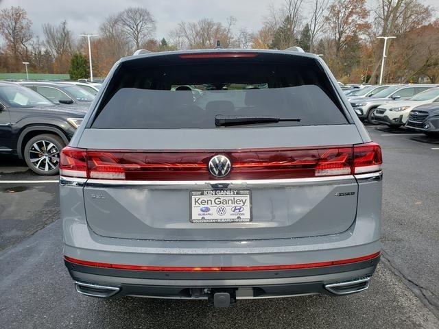 new 2025 Volkswagen Atlas car, priced at $49,738