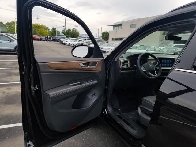new 2025 Volkswagen Atlas car, priced at $46,327
