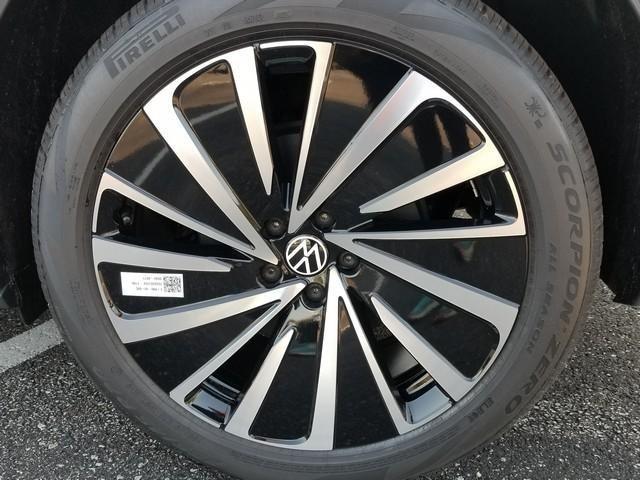 new 2025 Volkswagen ID.4 car, priced at $49,579