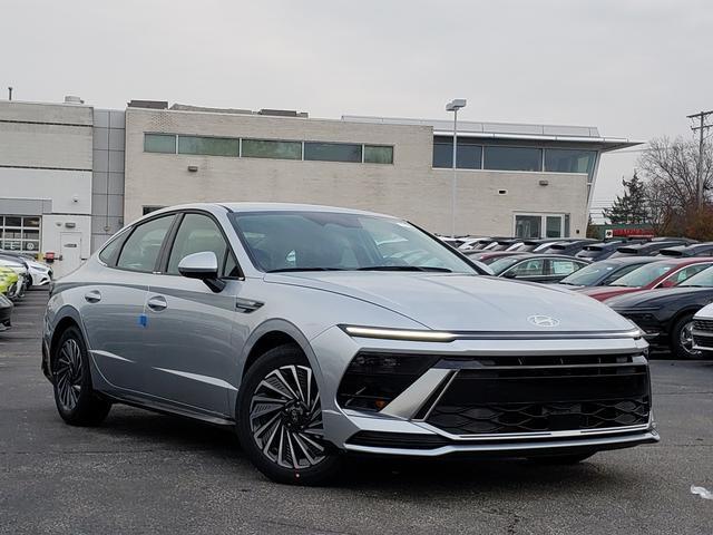 new 2025 Hyundai Sonata Hybrid car, priced at $32,020