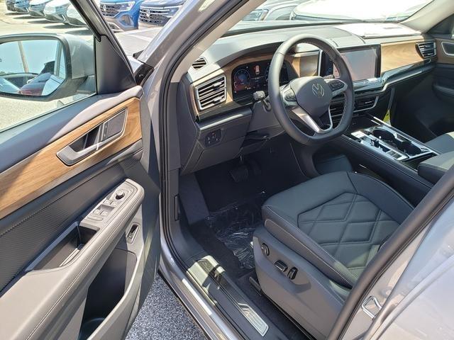 new 2025 Volkswagen Atlas car, priced at $46,327